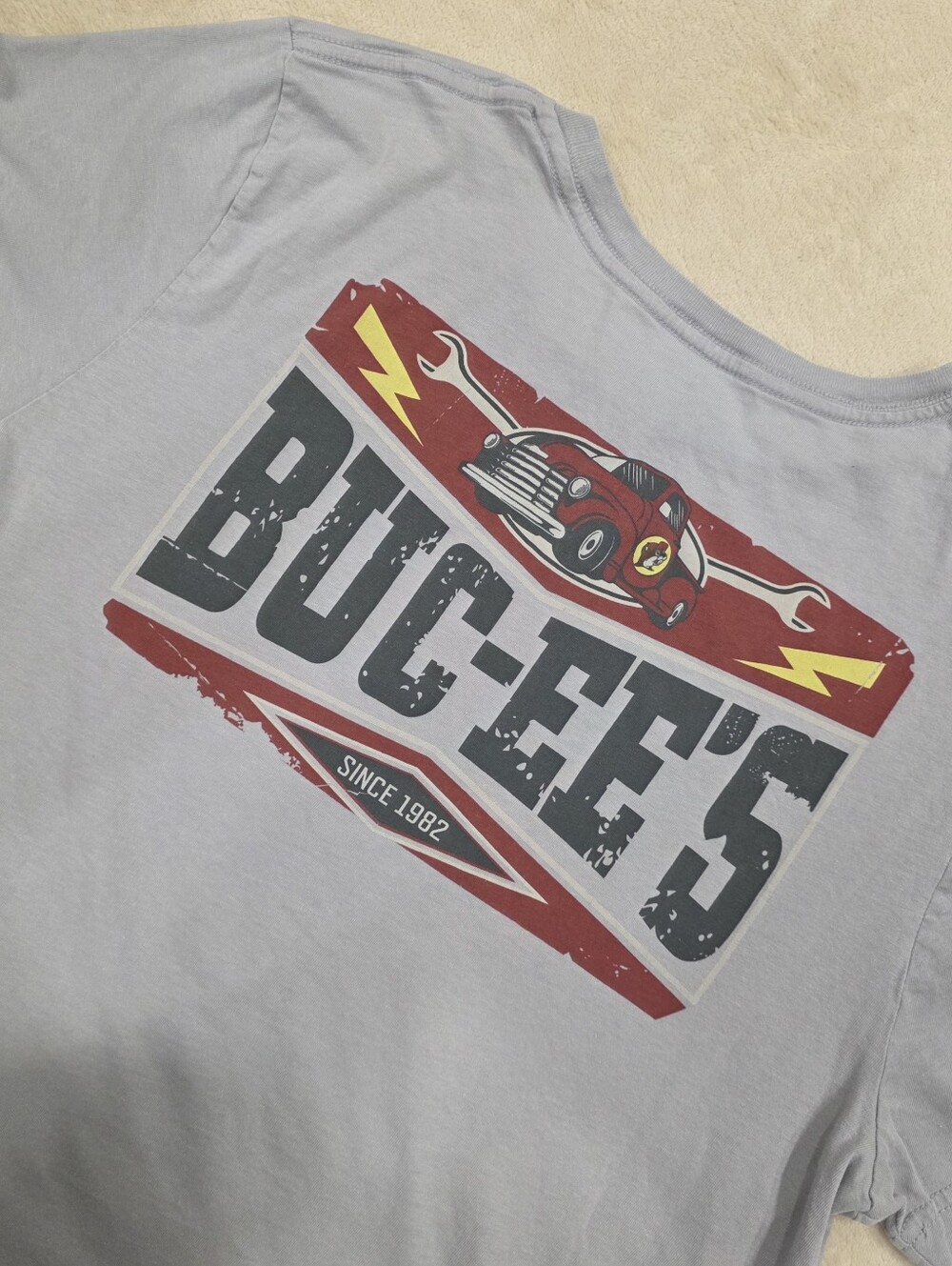 Buc-ees Graphic T-Shirt Women's Medium Gray Short Sleeve With Chevy Truck Design